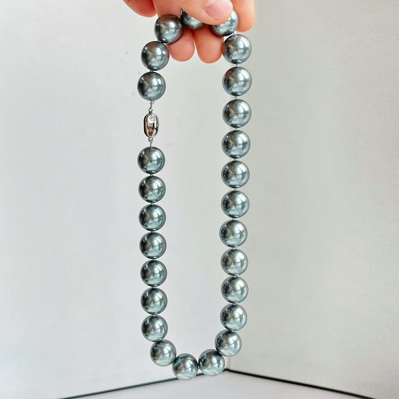 16mm Dark Gray Faux Crystal Pearl Necklace, High - Quality Round Choker for Spring Look